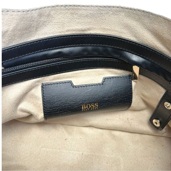 Hugo Boss Black Leather Womans Shoulder Bag Chain Strap Flap Close Made in Italy - Picture 8 of 9